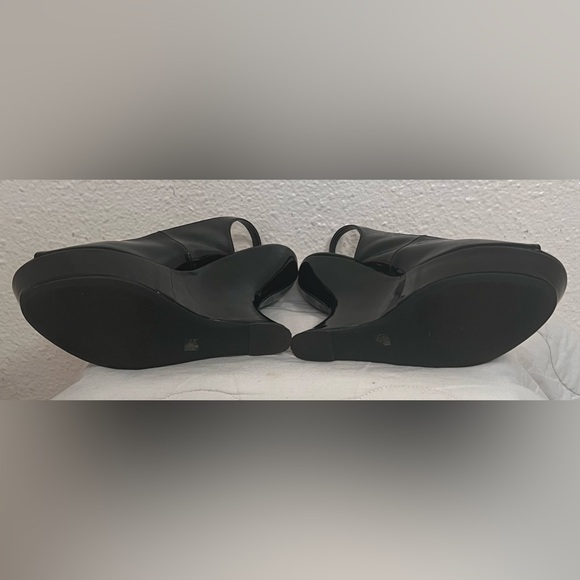 EUC Madden Girl Superb Black Patent Leather Platform Heels size 10 - Picture 5 of 12